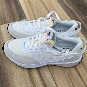 NEW, Womens Nike Waffle Debut 8.5